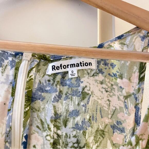 Reformation Noha Dress Hillside | Floral Mini Dress | Square Neck | Side Slit | - Picture 4 of 5